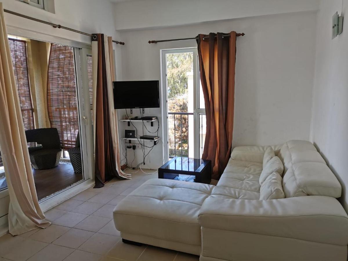 Rayon Vert Bleuphorie Beach Apartment Flic-en-Flacq Exterior foto