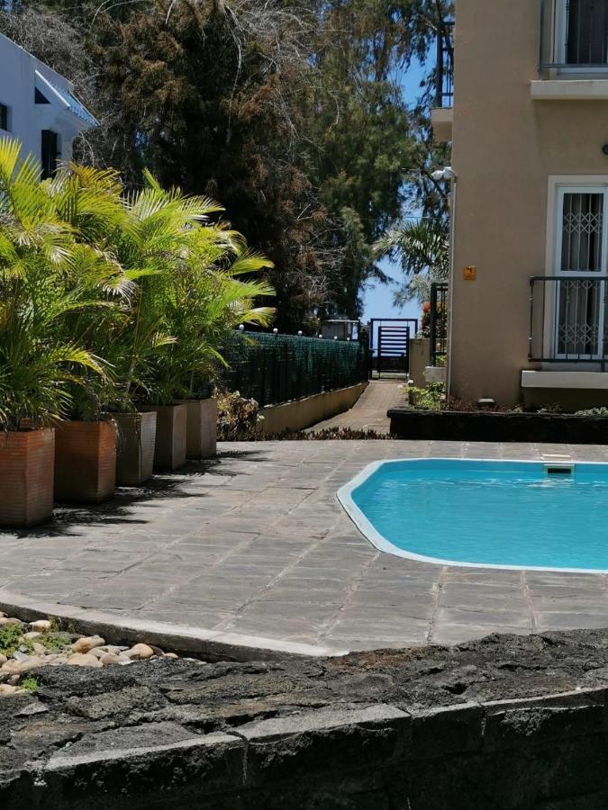 Rayon Vert Bleuphorie Beach Apartment Flic-en-Flacq Exterior foto