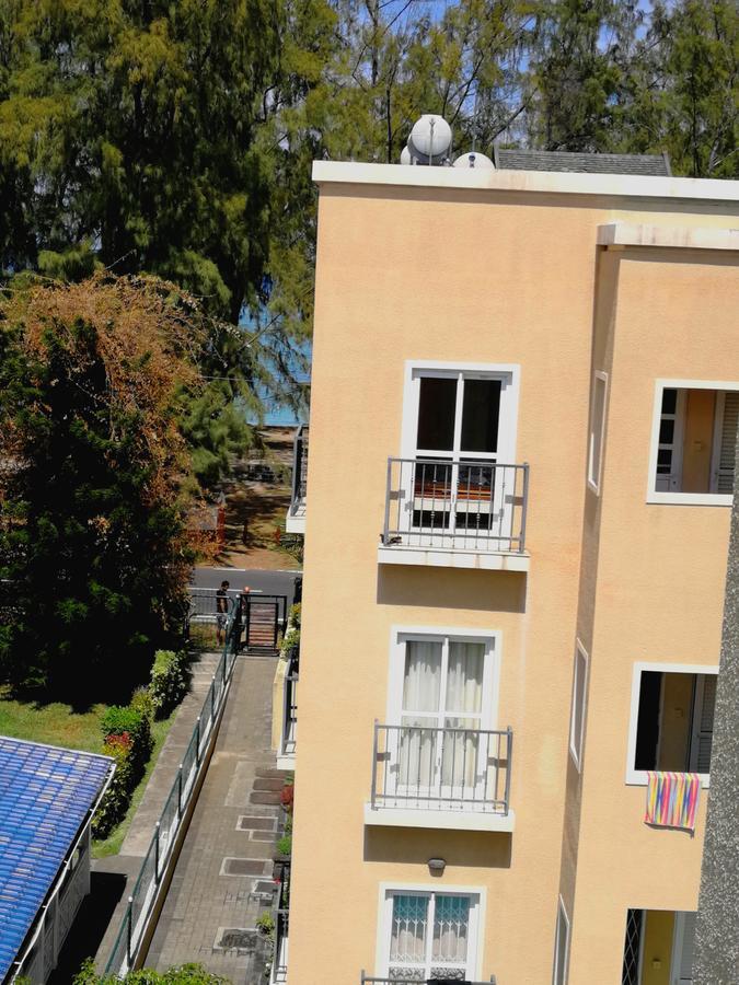 Rayon Vert Bleuphorie Beach Apartment Flic-en-Flacq Exterior foto