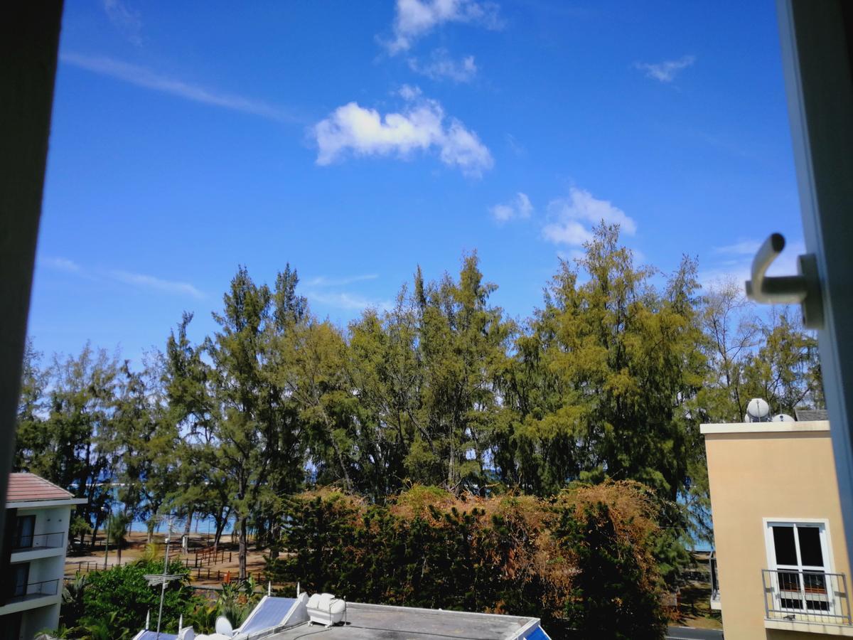 Rayon Vert Bleuphorie Beach Apartment Flic-en-Flacq Exterior foto